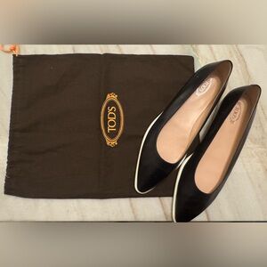 Tod's Women's Black Flats with Cream Accent